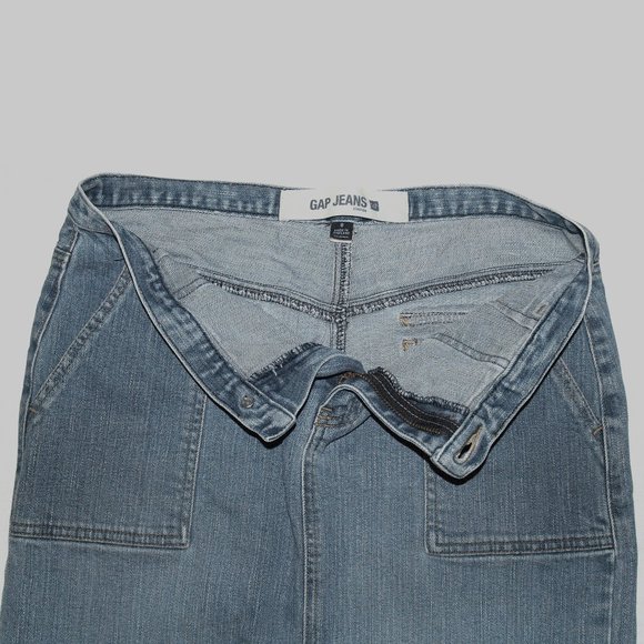GAP JEANS Women's Size 8 Blue Denim Pencil Skirt - Front Zip/Slit Pocket Buttons - Picture 3 of 4